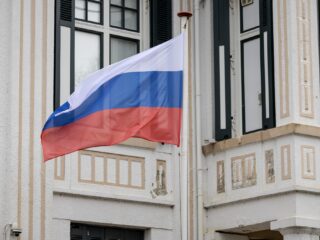 Na uitsluiting van Eurovisie organiseert Rusland zijn eigen muziekfestijn