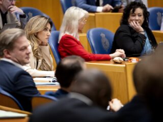 Kamer wijst twee nieuwe informateurs aan: 'Hebben ruime ervaring'