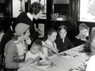 Hoe kelners verdwenen en plaatsmaakten voor koks