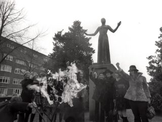 Dolle Mina's opnieuw op de barricade: hebben eerdere protesten dan niks betekend?