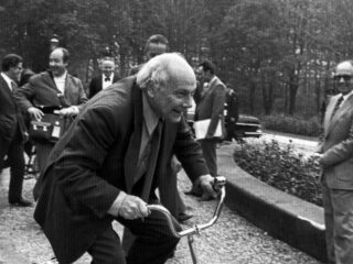 Podcast De Dag: wat kan Jetten leren van Den Uyl over olie?