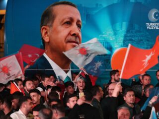 Flink verlies voor Erdoğan in Turkije, oppositie winnaar in lokale verkiezingen