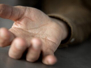 Podcast De Dag: hoe ik suïcide overleefde