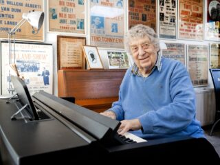 Toen de legendarische Studio Sport-tune van Tonny Eyk verdween, kwam het volk in opstand