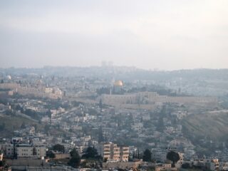 Israël slaat grote Iraanse aanval af