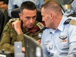 Podcast De Dag: naar wie luisteren Israël en Iran nu?