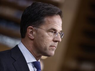 Oud-topdiplomaat Kronenburg: eind mei hoort Rutte of hij NAVO-chef wordt