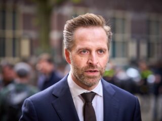 Hugo de Jonge wil niet in nieuw kabinet en zwijgt over Rotterdam: 'Procedure is vertrouwelijk'