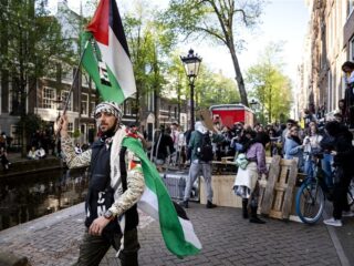 Stand.nl: 'Het is goed dat de UvA met de demonstrerende studenten in gesprek gaat'