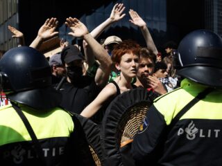 Amnesty: 'Vreedzame protesten worden steeds vaker gestigmatiseerd en gecriminaliseerd'