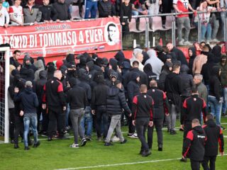 Betrokken agent bij rellen Galgenwaard trekt schadeclaim in: 'Door rechtbank in een hoekje geduwd'