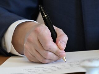 Waarom gebruiken we 'her' als we iets opnieuw (en misschien wel beter) moeten doen?