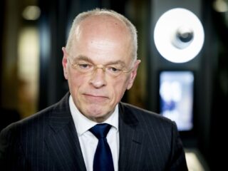 Eerste Kamervoorzitter Bruijn: uiteindelijk gaan Eerste en Tweede Kamer over asielwet, niet Raad van State