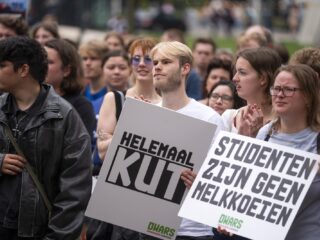 'De groeten met je boete': Studentenorganisaties starten petitie tegen langstudeerboete