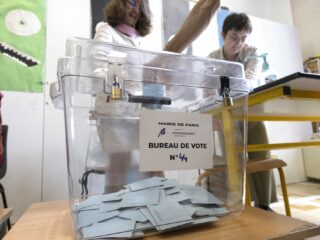 Strategische coalities gevormd voor tweede ronde in de Franse parlementsverkiezingen