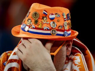 Oranje verliest in halve finale in blessuretijd van Engeland: 'Dit doet zoveel pijn'