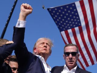 Podcast De Dag: na de moordaanslag op Donald Trump