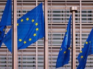 Stand.nl: 'Nederland moet meedoen aan de boycot van EU-voorzitter Hongarije'