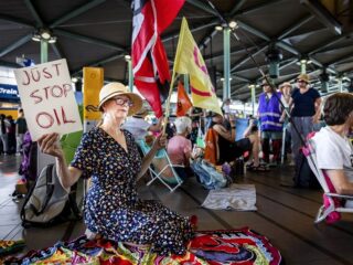 Stand.nl: 'Het demonstratie-recht moet worden ingeperkt'