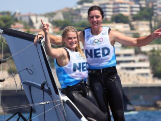 Hoe zeilers Van Aanholt en Duetz toch nog goud pakten: 'Het meest stressvolle moment van mijn leven'