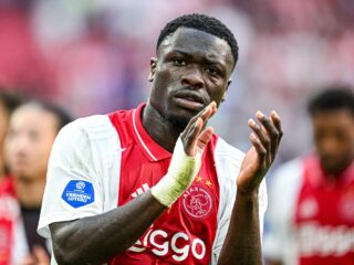 Stelling van Borst: 'Brobbey is de beste spits die Ajax ter beschikking heeft'