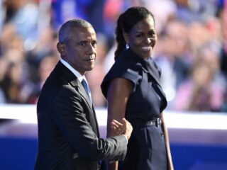 Michelle en Barack Obama zijn duidelijk in hun speeches: 'Don't boo, vote!'