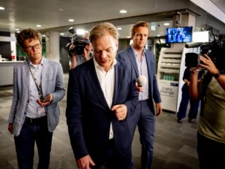 Podcast De Dag: wie krijgt er geld, wie niet?