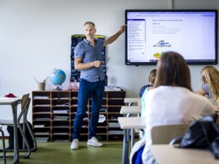 NSC kritisch over zzp'ers in onderwijs: 'Geef het vak aan mensen in loondienst terug'