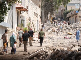 Bulldozers veroorzaken veel schade in Jenin, civiele infrastructuur weggevaagd