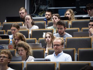 Stand.nl: 'Het kabinet moet zich houden aan de belofte van een maximale studierente'