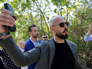 Kwart van Australische jongens ziet Andrew Tate als rolmodel, hoe zit dat in Nederland?