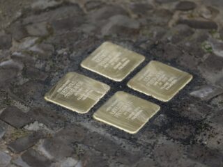 Artiesten schrijven muziek over verhalen achter struikelstenen: 'Het zijn inktzwarte verhalen'