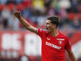 'De omschakeling van voetballen op Old Trafford naar thuis tegen NAC, is heel moeilijk'