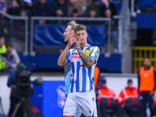 'Eredivisiespelers worden onderbelast, ze krijgen te vaak kramp binnen negentig minuten'