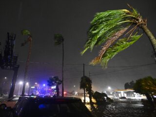 Orkaan Milton aan land gekomen in Florida, meerdere doden door tornado's