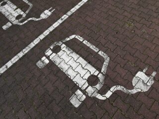 Toch geen definitief einde voor de verbrandingsmotor, Europees verbod van tafel