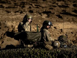 Stand.nl: 'Als we vrijheid zo belangrijk vinden moeten we zelf meevechten'