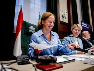 Stand.nl: 'De gemeentepolitiek heeft meer vrouwen nodig'