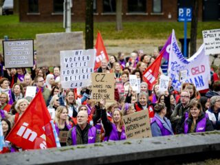 Apothekersassistenten in heel Nederland leggen werk neer: 'We komen niet rond'