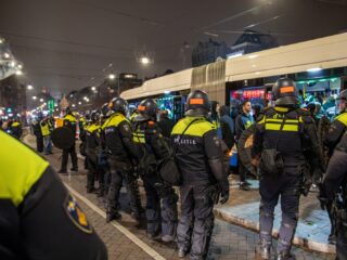 Woede in Israël over geweld tegen Israëlische voetbalsupporters in Amsterdam