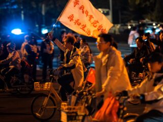 Jongeren in China fietsen ‘s nachts lange afstanden voor dumplings