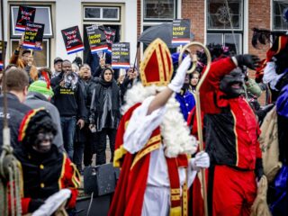 Missie Kick Out Zwarte Piet geslaagd? 'Wat met dwang gaat willen Nederlanders niet'