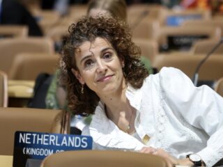 Podcast De Dag: hoe vergaat het... klimaatminister Hermans?