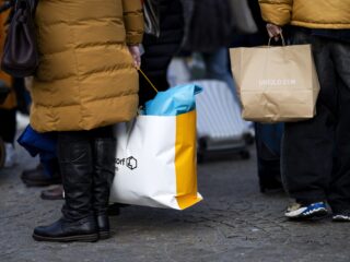 Vrouwen van criminelen: 'Zijn vriendin ging shoppen zonder limiet'