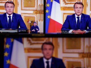 President Macron roept in toespraak op tot samenwerking na vertrek premier