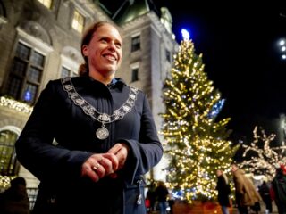 Zelfredzaamheid? Burgemeester Carola Schouten van Rotterdam spreekt liever van 'samenredzaamheid'