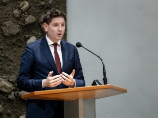 D66-Kamerlid Jan Paternotte bezorgd over vermeende Chinese soldaten in Russisch leger: 'Minister Veldkamp moet Chinese ambassadeur ontbieden'