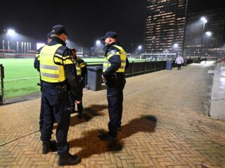 Rotterdamse politie: profvoetballers ronselen jonge criminelen