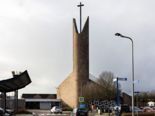 Stand.nl: 'Het initiatief van kerken om statushouders op te vangen verdient navolging'