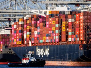 CEO Rotterdamse haven bang voor krimp bij handelsoorlog: 'Voor de hele wereld slecht nieuws'